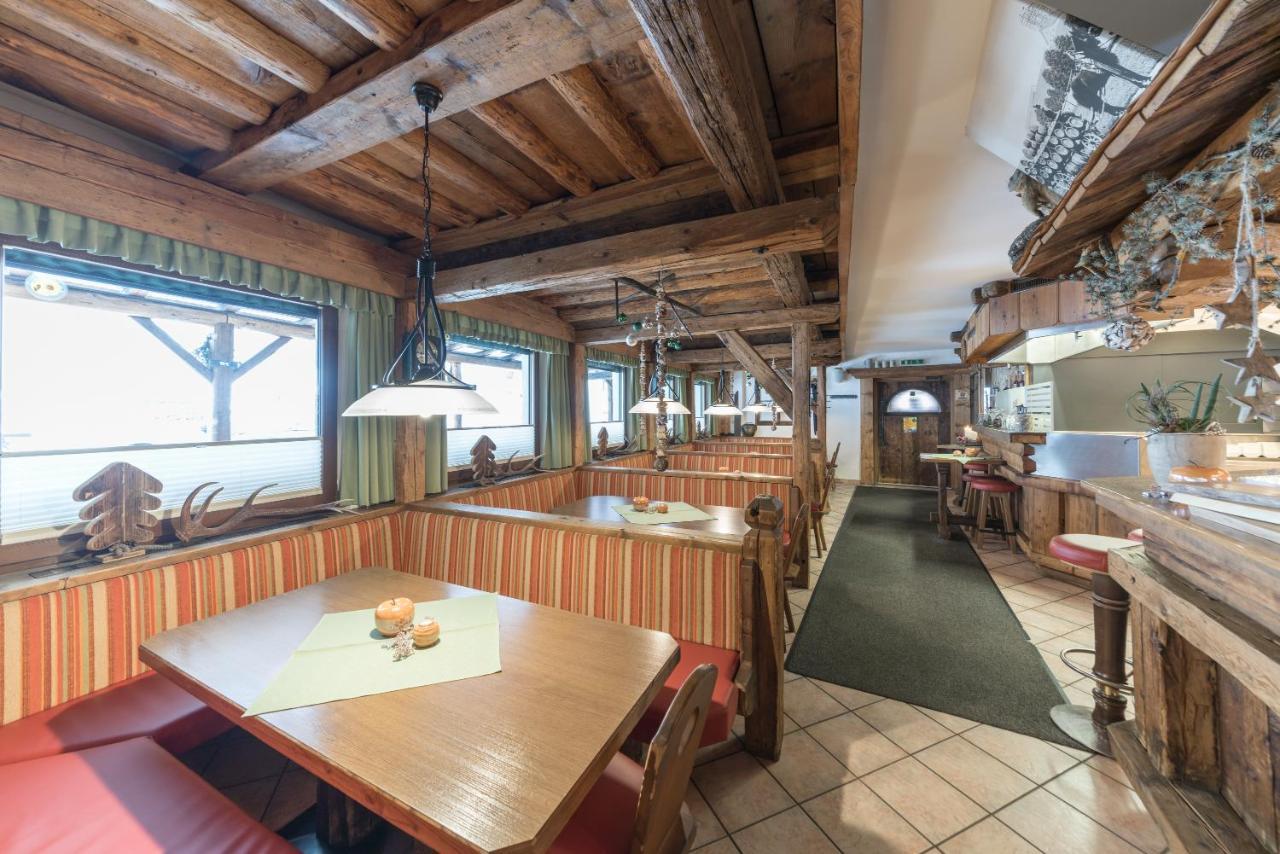 Ferienwohnungen Rustica Längenfeld Exterior foto